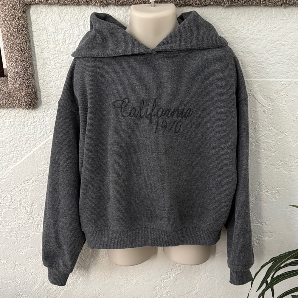 ZARA Girl’s California 1970 Cropped Gray Hoodie Size 8-9 EUC